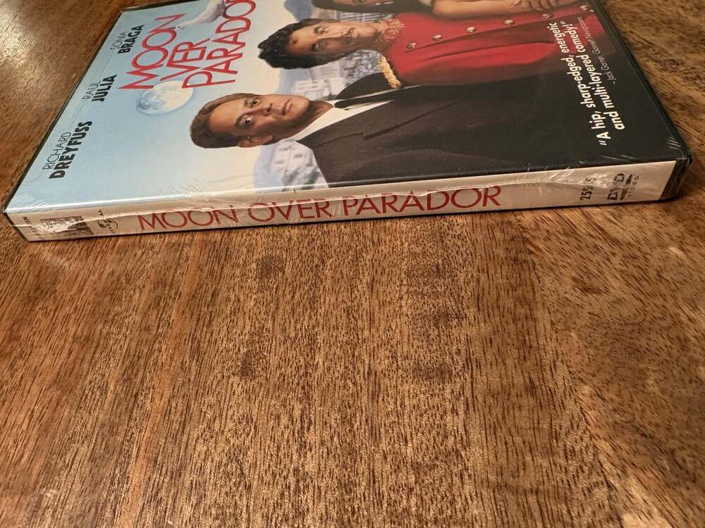 Moon Over Parador DVD Widescreen Richard Dreyfuss PG-13 Universal New Sealed - Picture 2 of 4